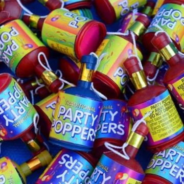 Traditional Party Poppers (Pack 20)