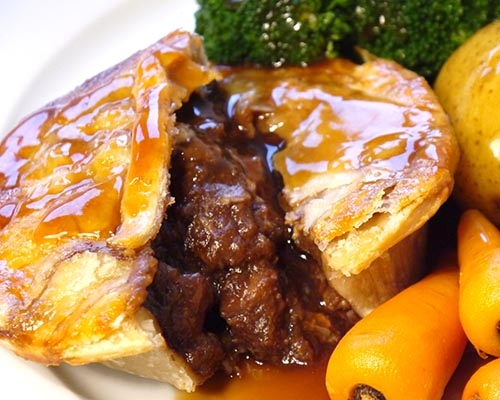 Meat pie with vegetables