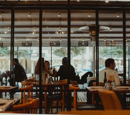 Image of a busy restaurant