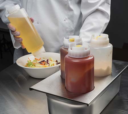 Using a FIFO bottle for salad dressing