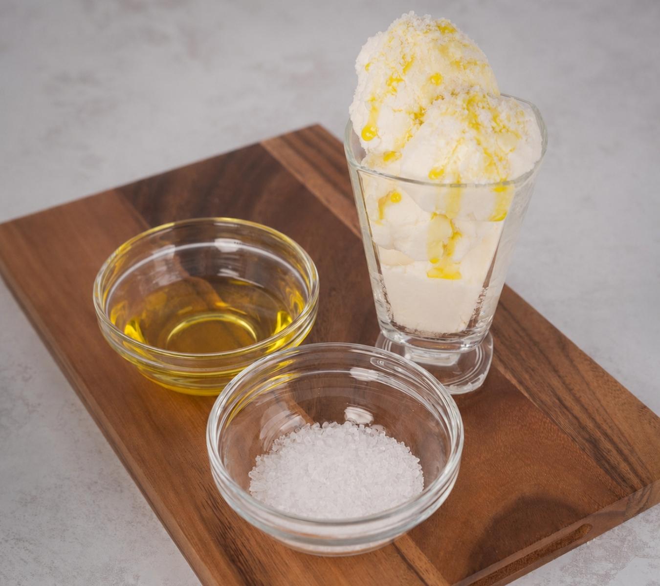 Ice cream with oil and salt