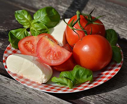 Mozzarella and tomatoe salad