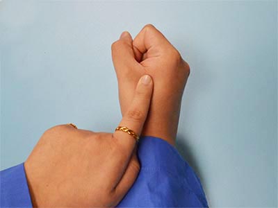 Hands in position 6 Hands in position 6